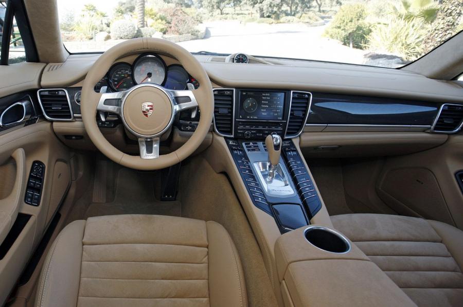  Porsche Panamera GTS 2013 года  (фото 34 из 52)